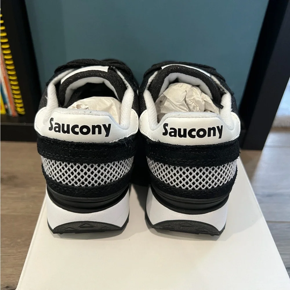 NEW Saucony Shadow. Black 4.5M or 6W - Picture 4 of 4